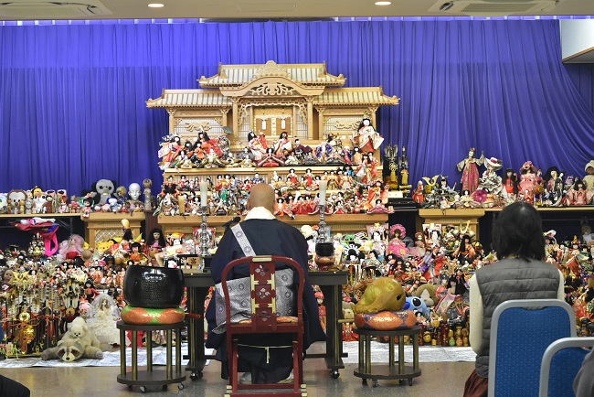 人形供養を行いました