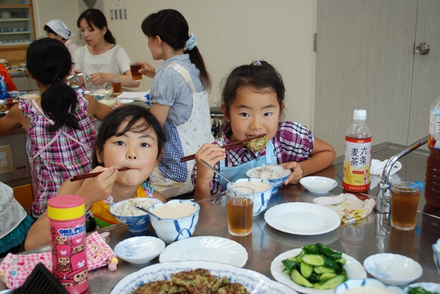 おいしい会食のようす