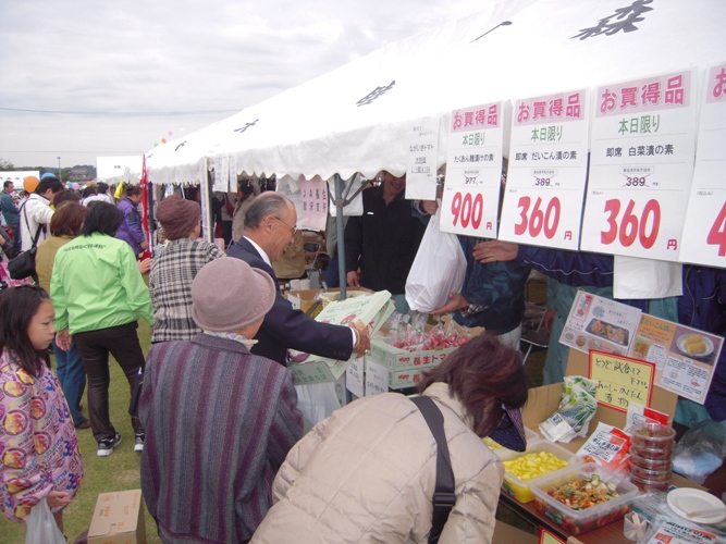 睦沢支所の販売の様子