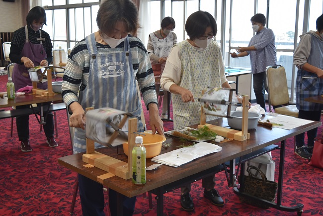 女性部短期大学校第6回講座　手芸教室